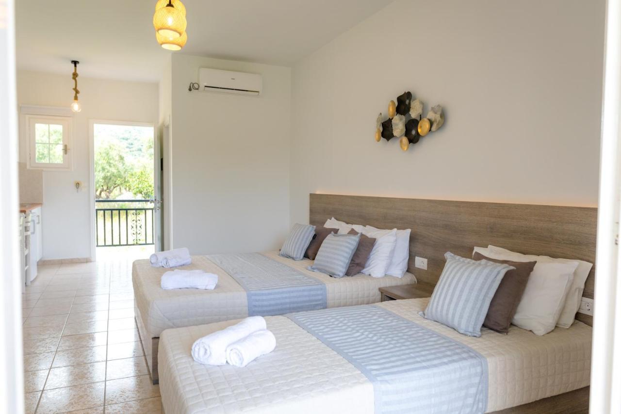 Tropical Apartments Alykes  Bagian luar foto