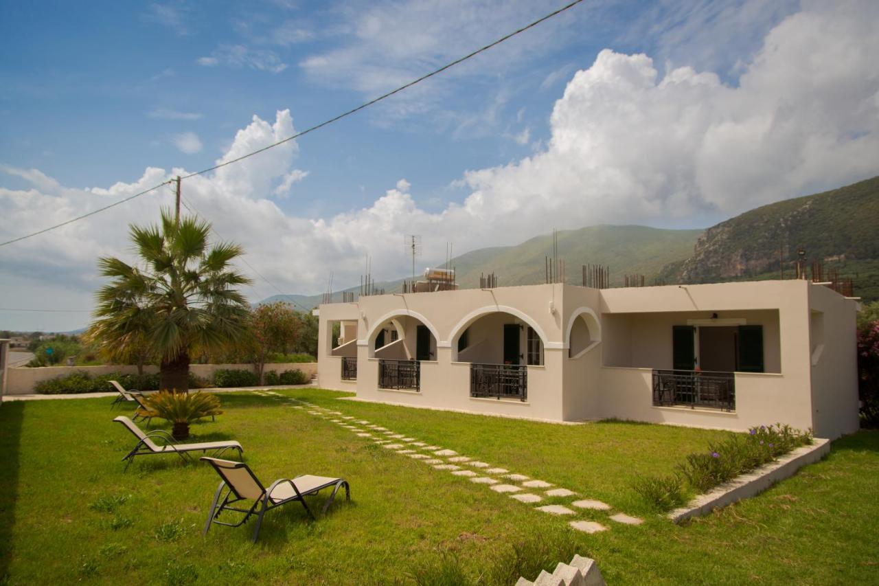 Tropical Apartments Alykes  Bagian luar foto