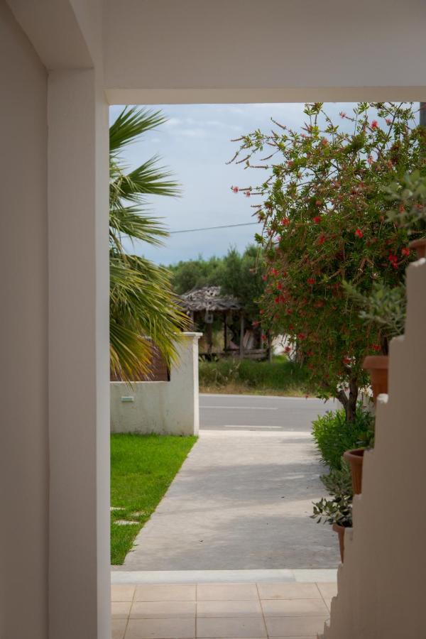 Tropical Apartments Alykes  Bagian luar foto